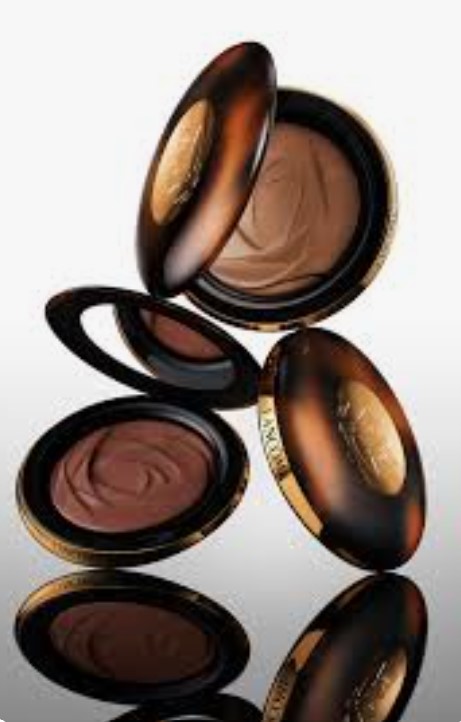 Poudres contenant du mica pour illustrer les conditions de travail en Inde