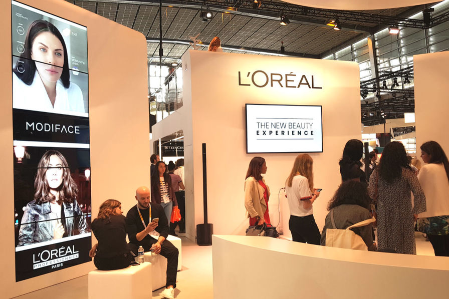 Conditions de travail : Des salariés de L'Oréal dans leurs locaux